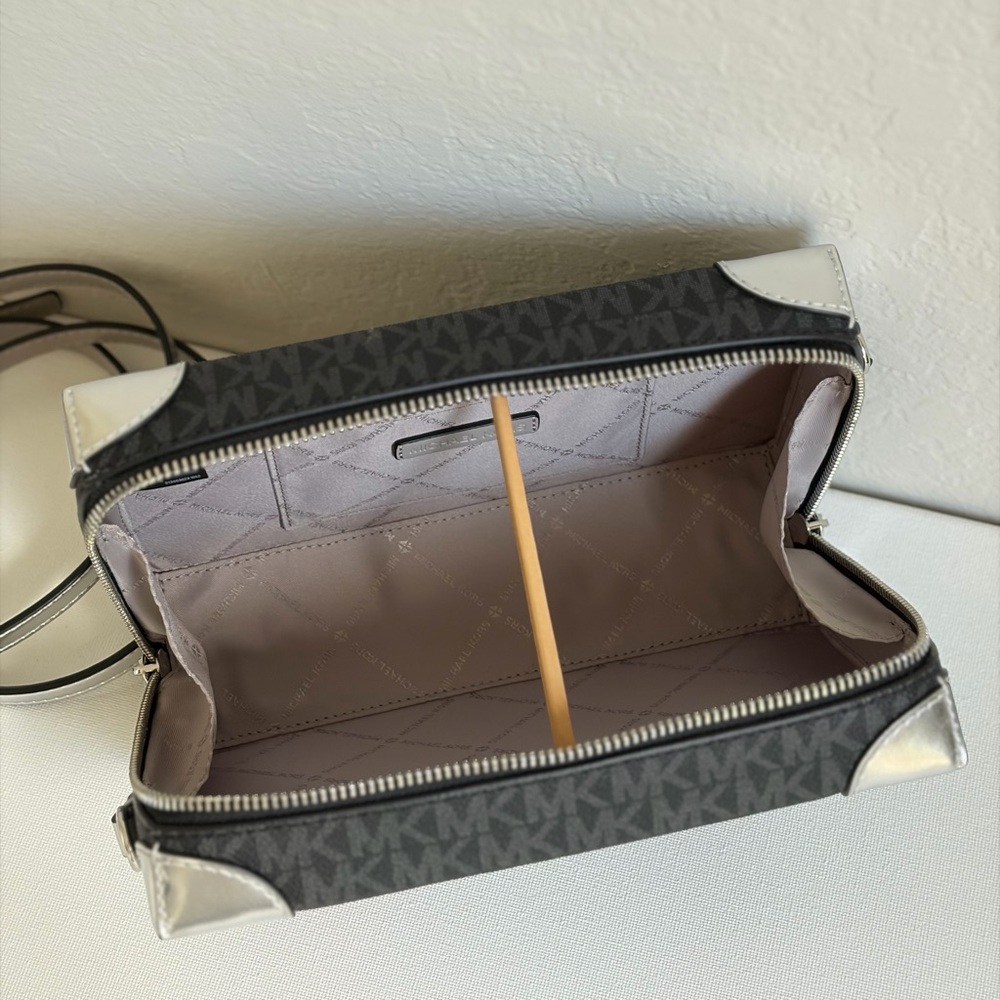 Michael Kors Jeanie Small EW Trunk Crossbody Travel Agency MK Logo Black/Silver - Picture 8 of 16